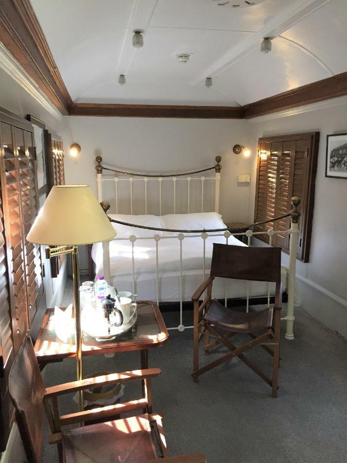 ดิ โอลด์ เรลเวย์ สเตชัน Bed & Breakfast เพทเวิร์ธ ภายนอก รูปภาพ